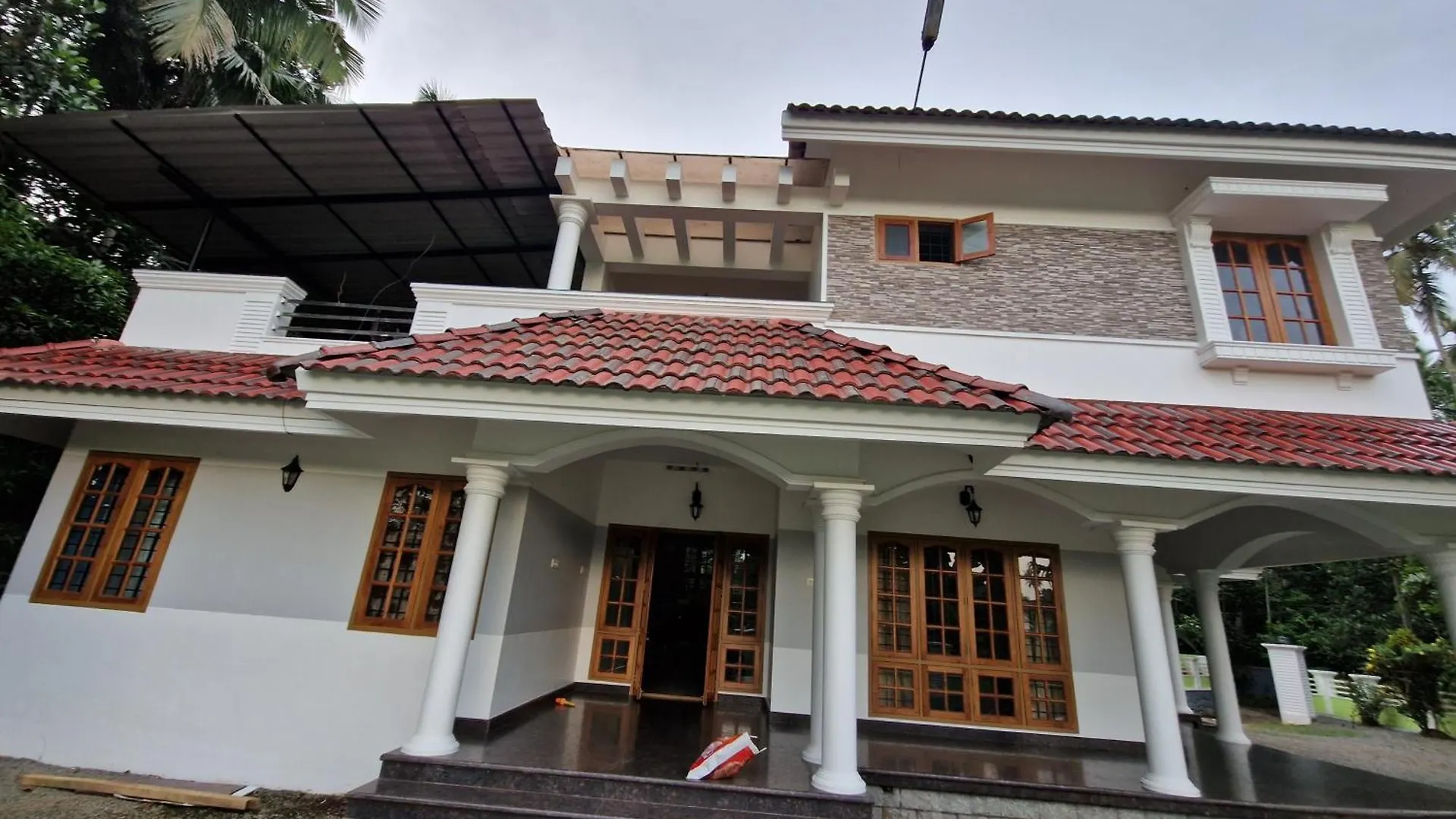 Oak Springs Riverside Home Kozhancheri