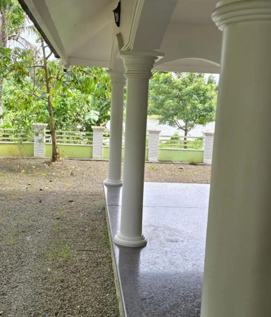 Oak Springs Riverside Home Kozhancheri
